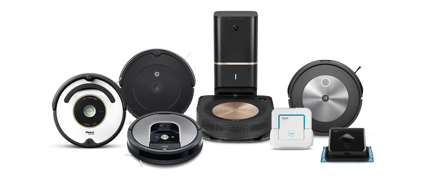 Una familia juega en la cocina detr&aacute;s de las im&aacute;genes de la colecci&oacute;n de Robots aspiradores y friegasuelos de iRobot.