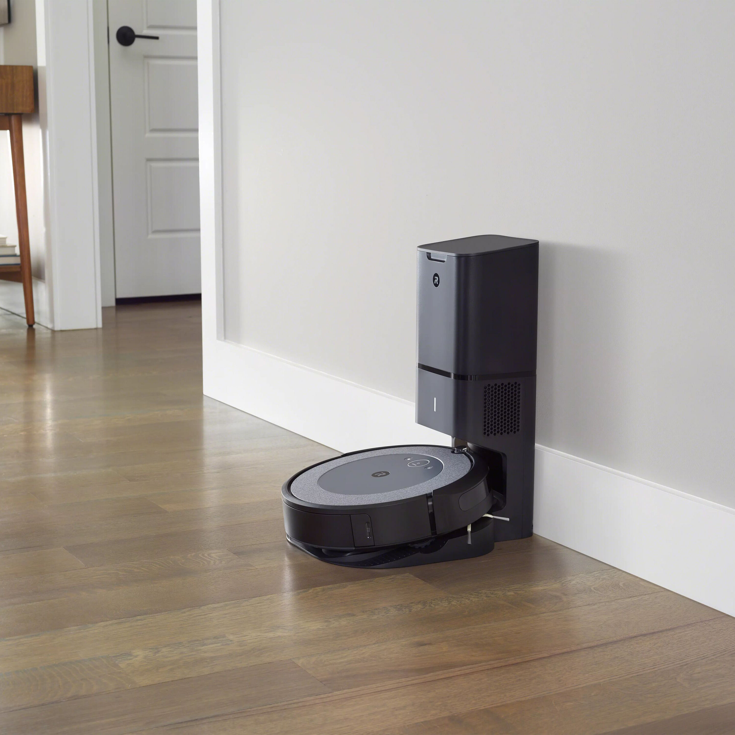 Robot aspirador Roomba® i3+ con vaciado automático | iRobot®