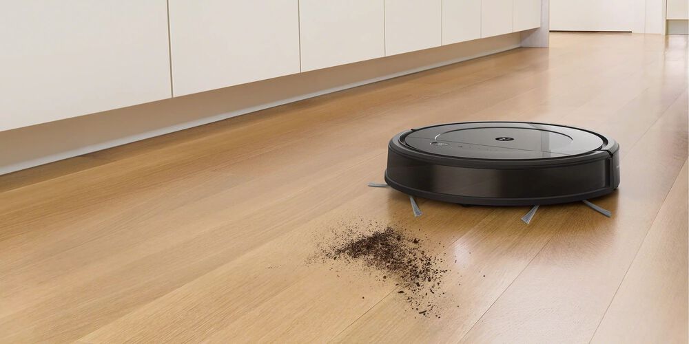 Un robot Roomba en una cocina